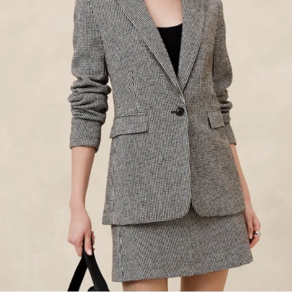 Banana Republic Factory Gray Blazer - Picture 5 of 5